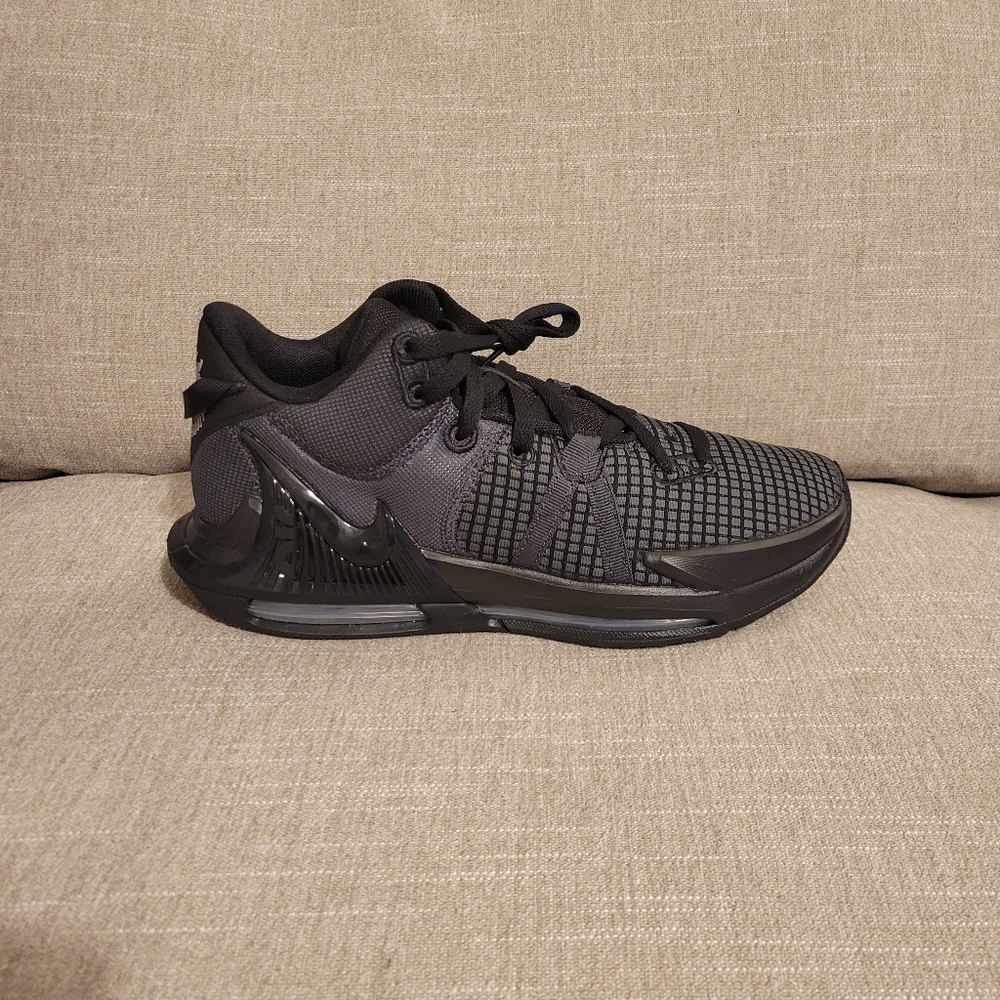 Nike Lebron Witness VII Basketball Shoes Black NWT